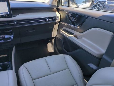 Used 2024 Lincoln Corsair Reserve image 17