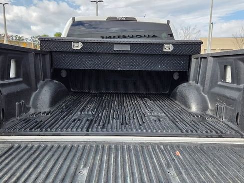 Used 2017 Ford F150 XLT image 9