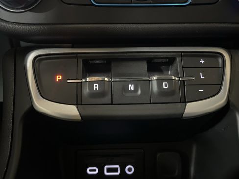 Used 2024 GMC Terrain SLT image 21