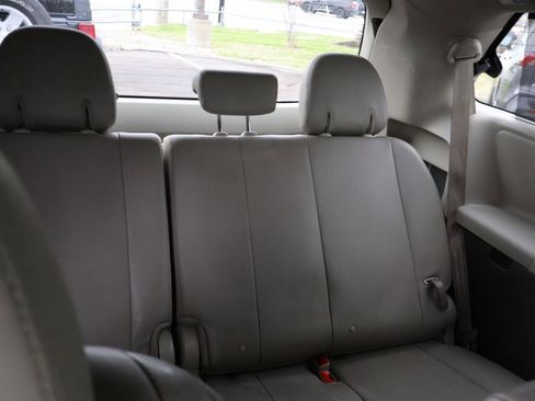 Used 2015 Toyota Sienna XLE Premium image 13