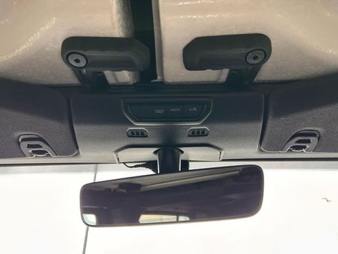 Used 2020 Jeep Gladiator Overland image 12