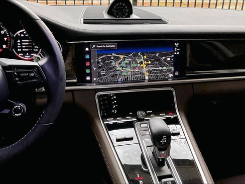 Used 2022 Porsche Panamera GTS image 6