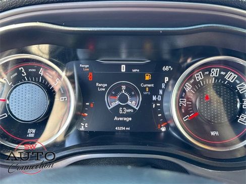 Used 2023 Dodge Challenger SXT image 6