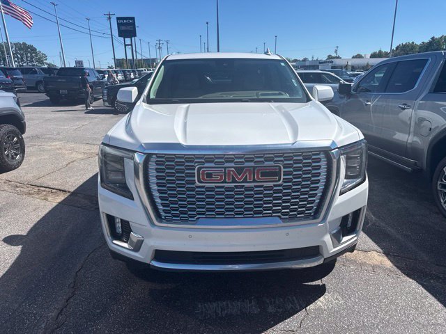 Used 2023 GMC Yukon Denali w/ Denali Reserve Package AWD/4WD image 3