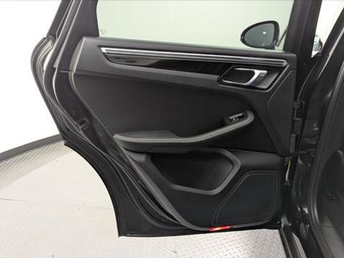 Used 2018 Porsche Macan Sport Edition image 16