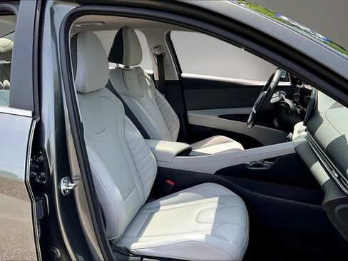 Used 2025 Hyundai Elantra Limited FWD image 29