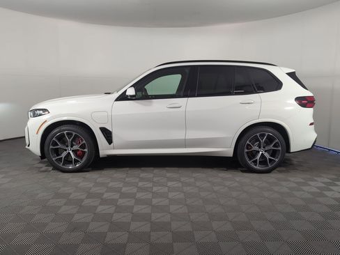 New 2026 BMW X5 xDrive50e w/ M Sport Package image 2