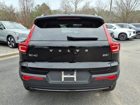New 2026 Volvo XC40 B5 Ultra w/ Protection Package Premier AWD/4WD image 4