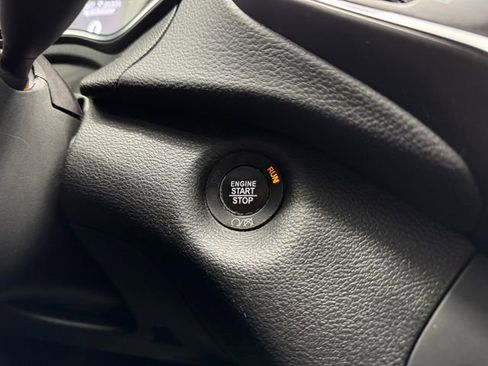 Used 2019 Jeep Cherokee Latitude Plus image 25