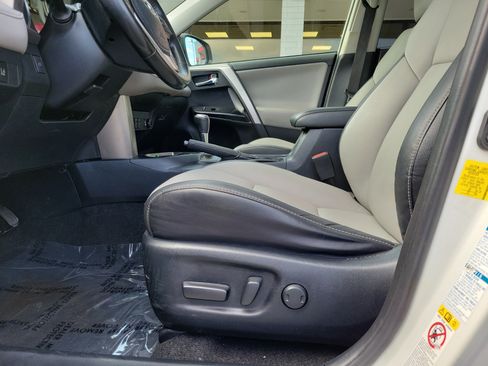 Used 2018 Toyota RAV4 Limited w/ Advanced Technology Package AWD/4WD image 16