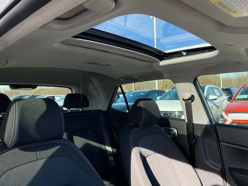 New 2026 Hyundai Venue SEL FWD image 32