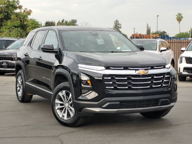 Used 2025 Chevrolet Equinox LT FWD image 2