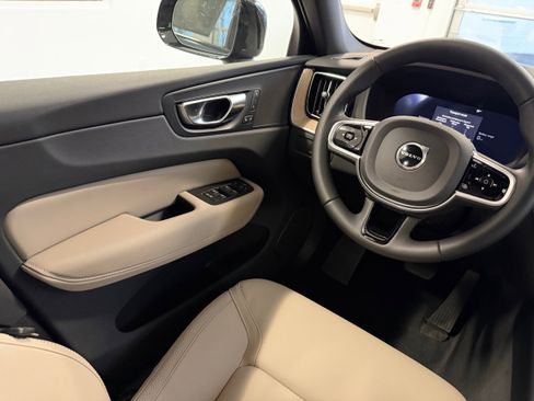 New 2026 Volvo XC60 T8 Plus w/ Protection Package Premier image 22