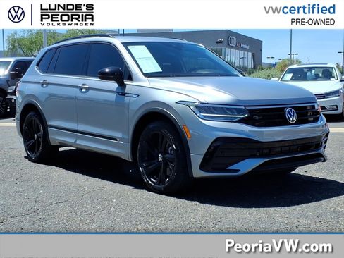 Certified 2024 Volkswagen Tiguan SE R-Line FWD image 1