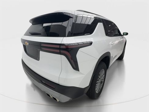 Used 2026 Chevrolet Traverse LT FWD image 7