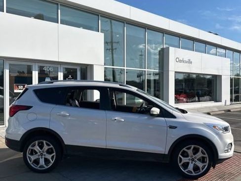 Used 2019 Ford Escape Titanium FWD image 4