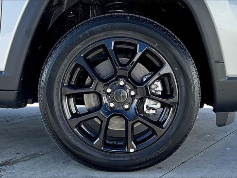 New 2026 Jeep Compass Latitude image 20