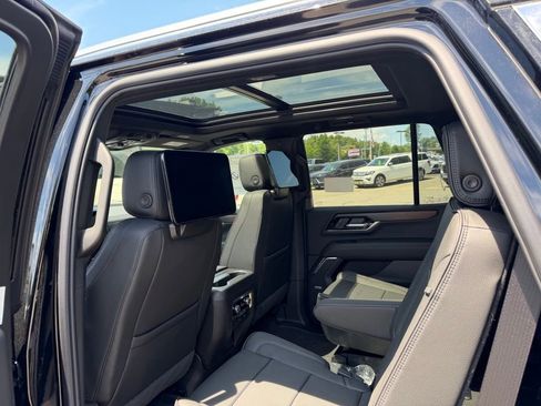 New 2026 GMC Yukon Denali w/ Denali Reserve Package AWD/4WD image 10
