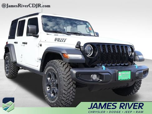 Used 2023 Jeep Wrangler Unlimited w/ Cold Weather Group AWD/4WD image 6