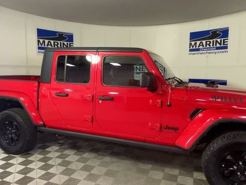 Used 2021 Jeep Gladiator Sport AWD/4WD image 3