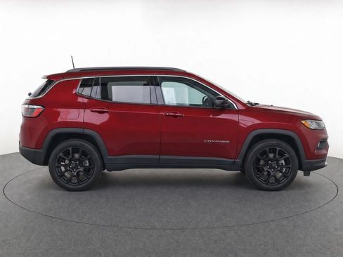 Used 2022 Jeep Compass Latitude AWD/4WD image 30