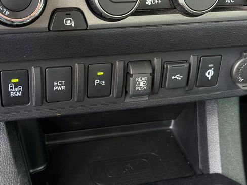 Used 2023 Toyota Tacoma TRD Sport w/ Technology Package AWD/4WD image 30