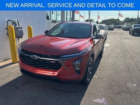 Certified 2024 Chevrolet Trax RS w/ Sunroof Package FWD image 1