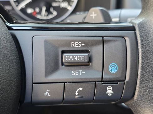 Used 2023 Nissan Rogue SV FWD image 28