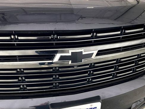 Used 2022 Chevrolet Suburban RST w/ Luxury Package image 30