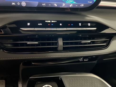 New 2026 Buick Enclave Sport Touring w/ Power Package AWD/4WD image 17