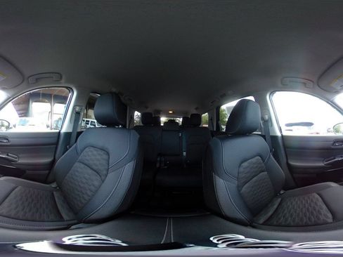 Used 2025 Nissan Pathfinder SV FWD image 45