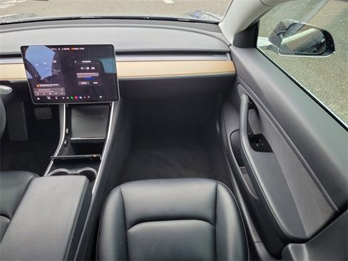 Used 2019 Tesla Model 3 Mid Range image 14