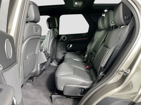 Certified 2024 Land Rover Discovery Dynamic SE AWD/4WD image 15