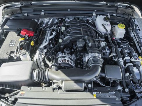 New 2025 Jeep Gladiator Sport w/ Premium Package image 19