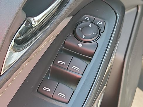 New 2026 Chevrolet Trax ACTIV w/ Sunroof Package FWD image 13