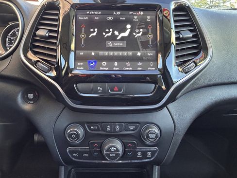Used 2019 Jeep Cherokee Limited AWD/4WD image 30