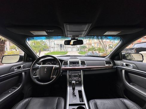 Used 2009 Lincoln MKS FWD image 11