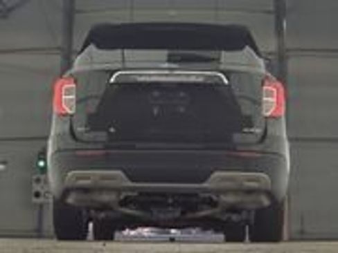 Used 2022 Ford Explorer XLT w/ Equipment Group 202A image 7