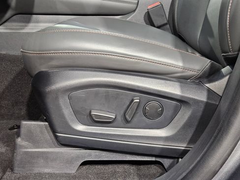 Used 2025 Ford Explorer Active w/ Active Comfort Package AWD/4WD image 23