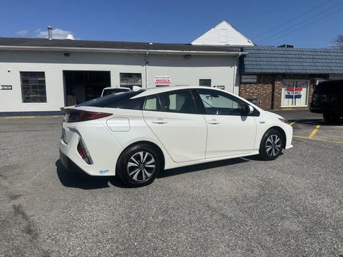 Used 2017 Toyota Prius Prime Plus image 8