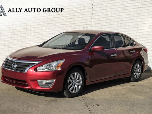 Used 2013 Nissan Altima 2.5 S image 1