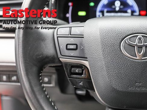 Used 2025 Toyota Camry SE w/ Convenience Package AWD/4WD image 15