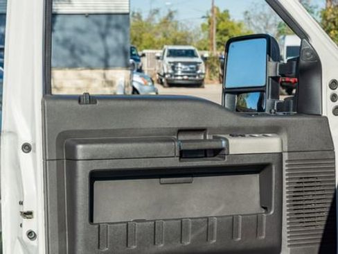 Used 2015 Ford F250 Lariat w/ Lariat Ultimate Package image 17