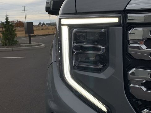 Used 2023 GMC Sierra 1500 Denali image 10