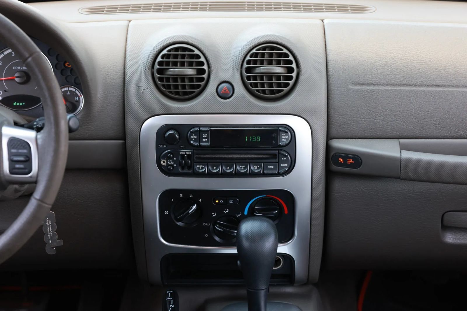 Used 2006 Jeep Liberty Limited AWD/4WD image 34