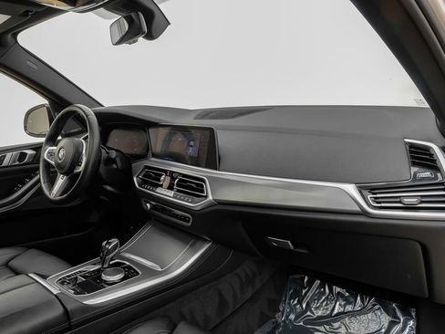 Used 2019 BMW X5 xDrive40i w/ M Sport Package image 11