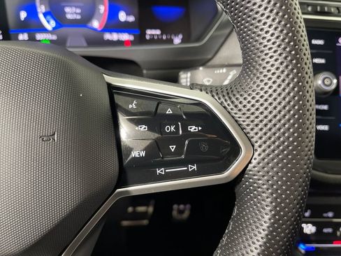 Used 2022 Volkswagen Tiguan SE R-Line image 27