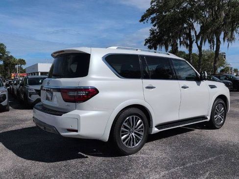 Certified 2024 Nissan Armada SL w/ Captain's Chairs Package RWD image 4