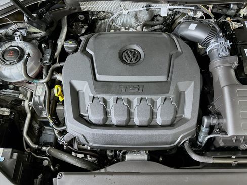 Used 2023 Volkswagen Tiguan SE FWD image 33