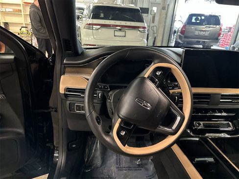 Certified 2023 Lincoln Corsair Reserve w/ Equipment Group 201A image 11